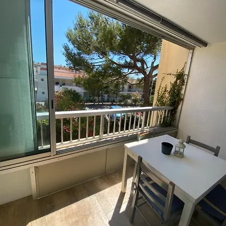 Studio à 50 m de la plage aperçue mer * Saint-Elme